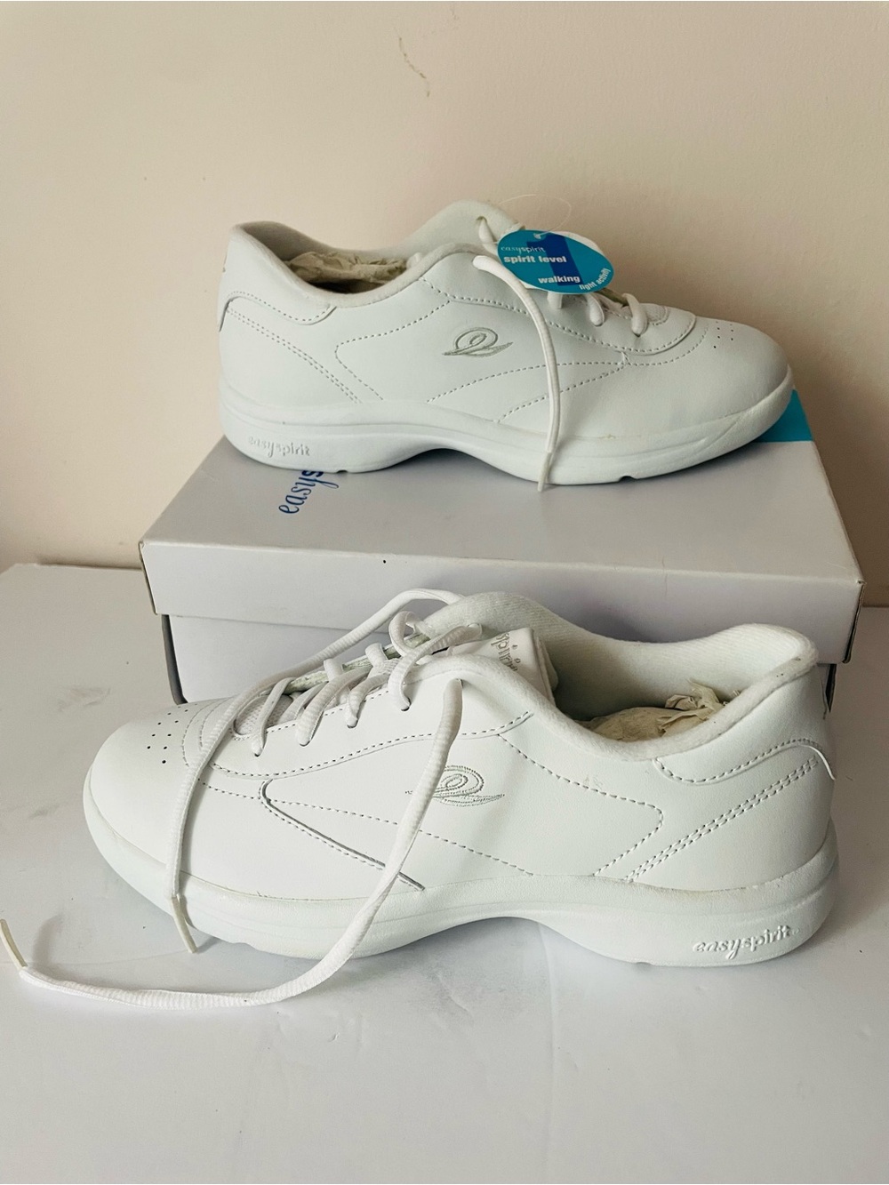 Womens Easy Spirit Energetic White Leather Sneakers Shoes 8M NWB Esenergetic